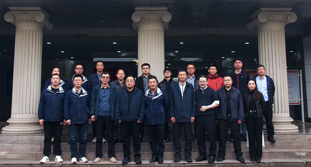 國鐵集團專家組蒞臨維博公司考察調研